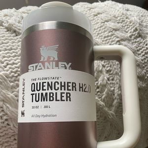 Stanley 30oz tumbler rose quarts glow